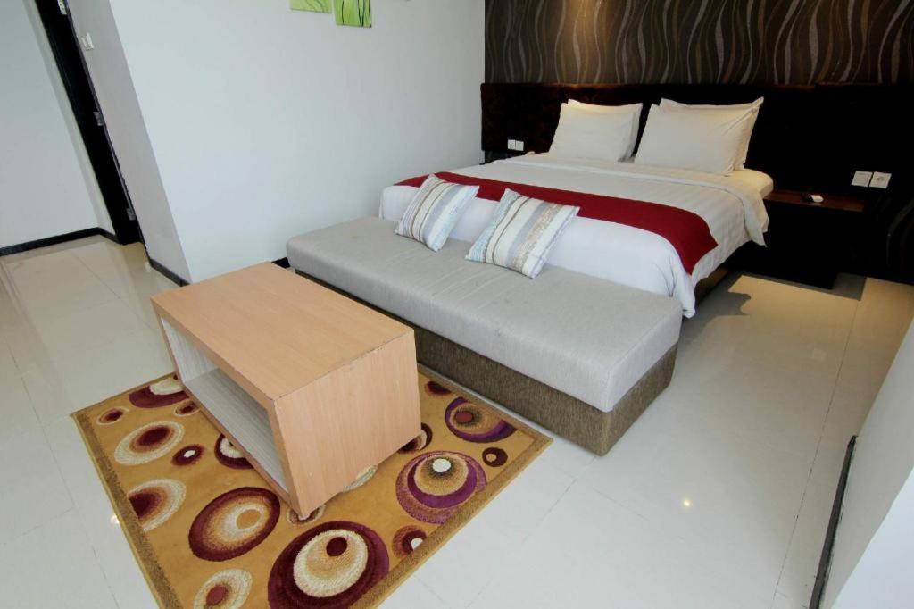 The Sun Hotel Madiun Luaran gambar