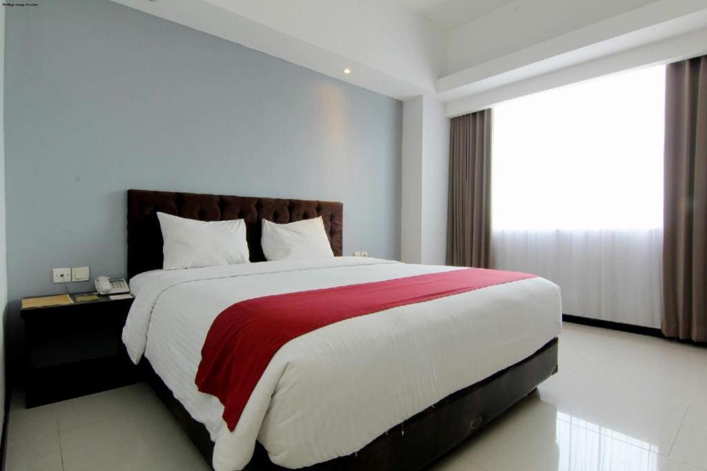 The Sun Hotel Madiun Luaran gambar