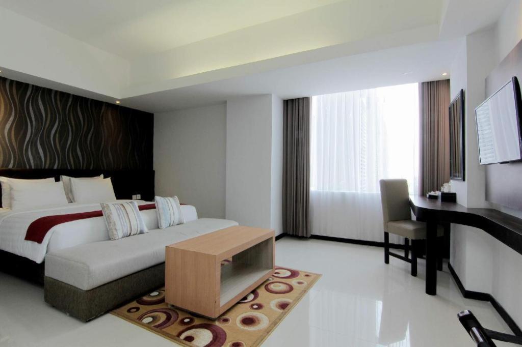 The Sun Hotel Madiun Luaran gambar