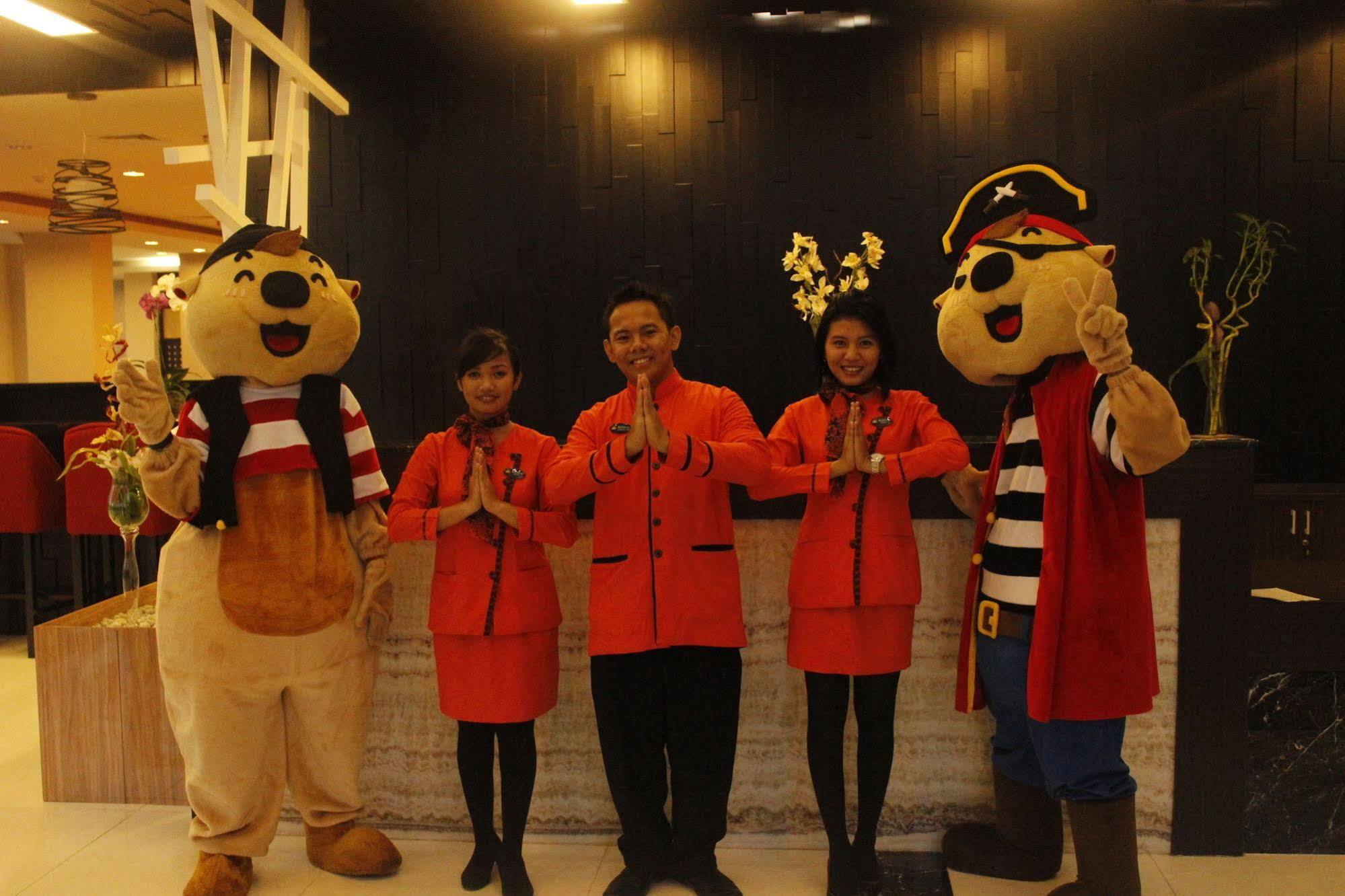 The Sun Hotel Madiun Luaran gambar
