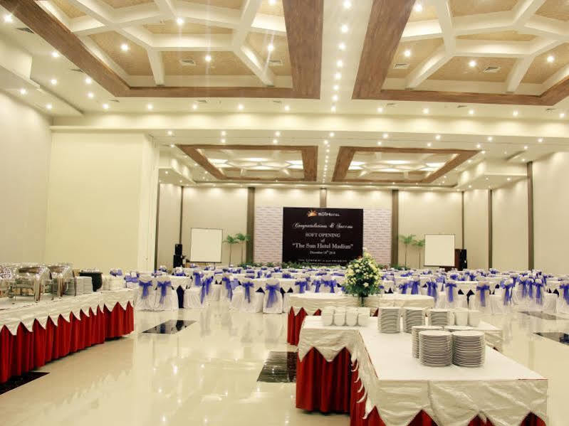 The Sun Hotel Madiun Luaran gambar