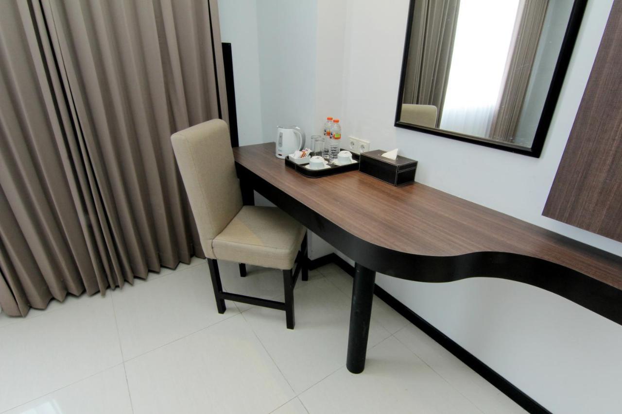 The Sun Hotel Madiun Luaran gambar