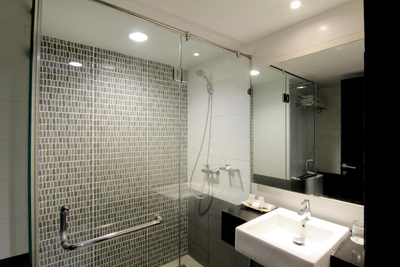 The Sun Hotel Madiun Luaran gambar