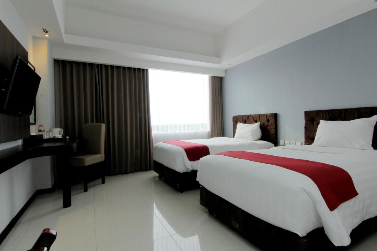 The Sun Hotel Madiun Luaran gambar