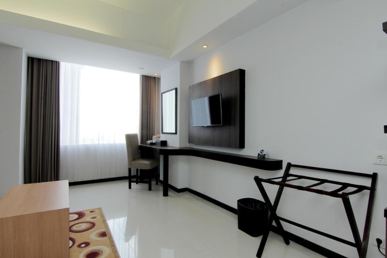 The Sun Hotel Madiun Luaran gambar