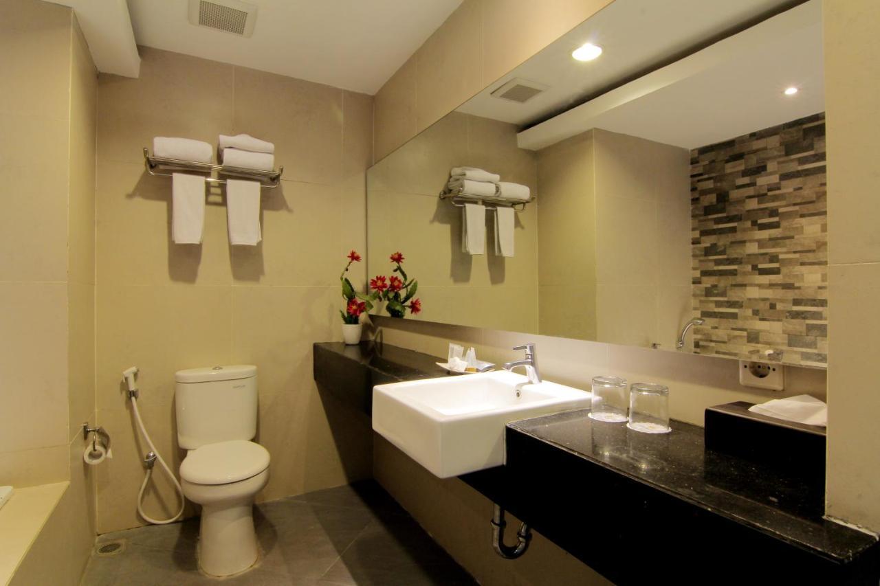 The Sun Hotel Madiun Luaran gambar