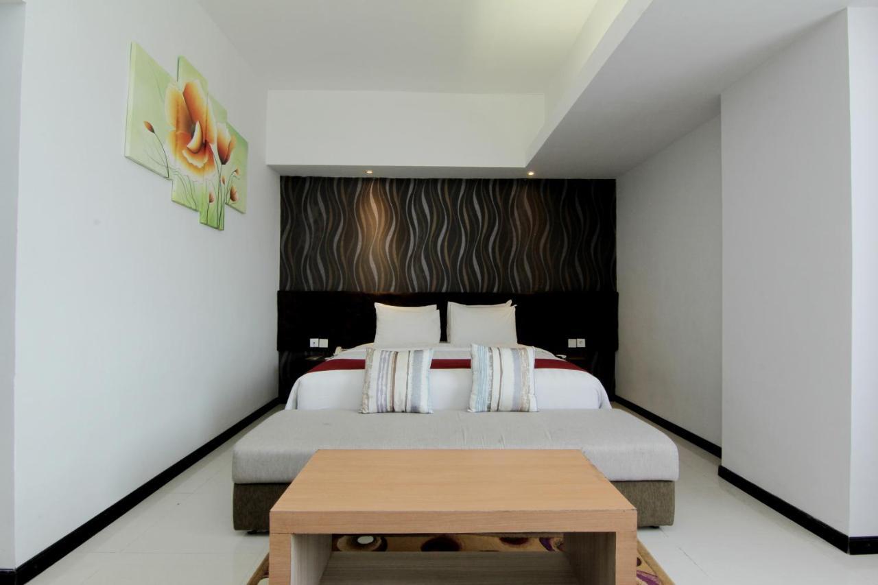 The Sun Hotel Madiun Luaran gambar