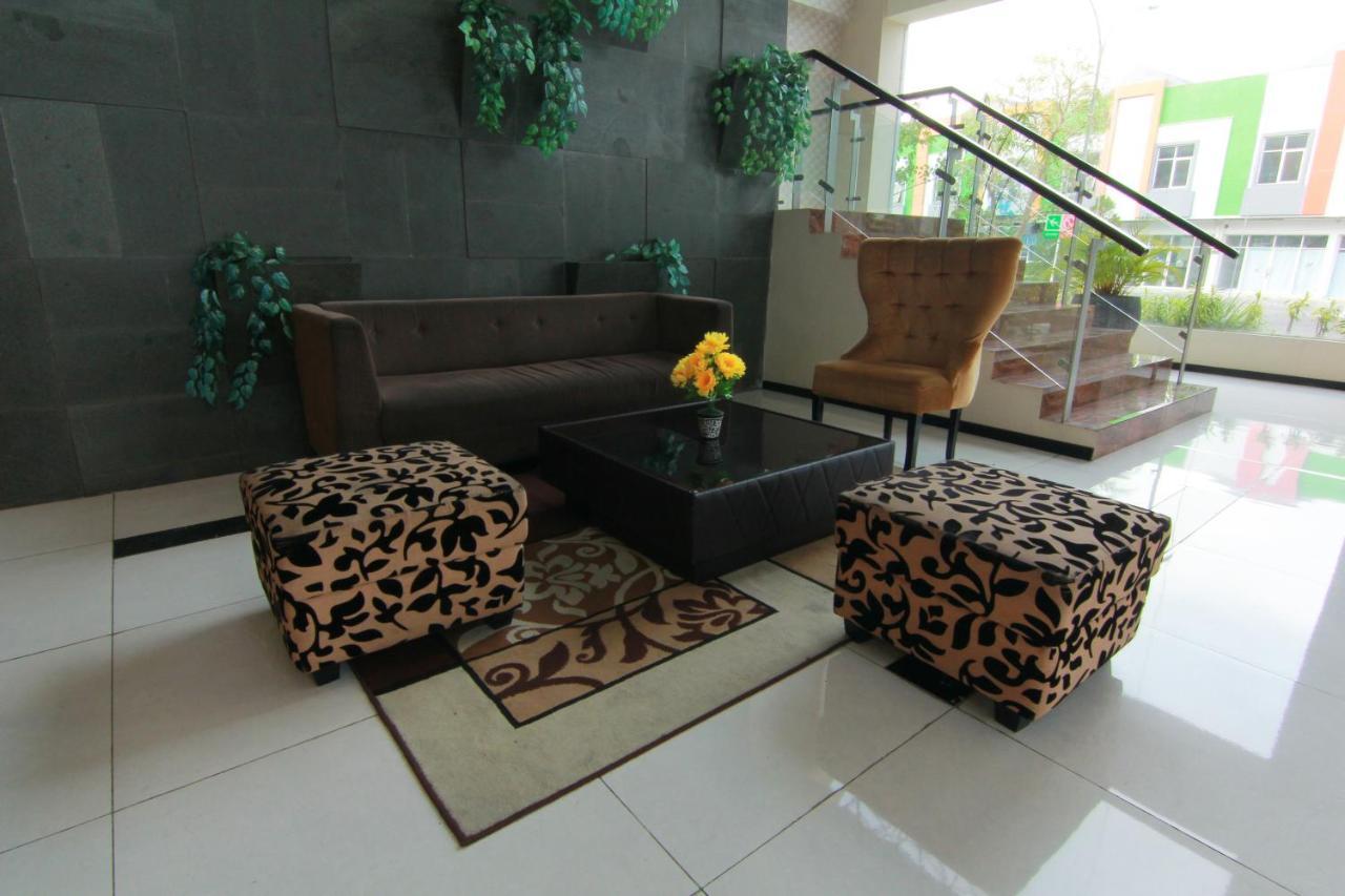The Sun Hotel Madiun Luaran gambar