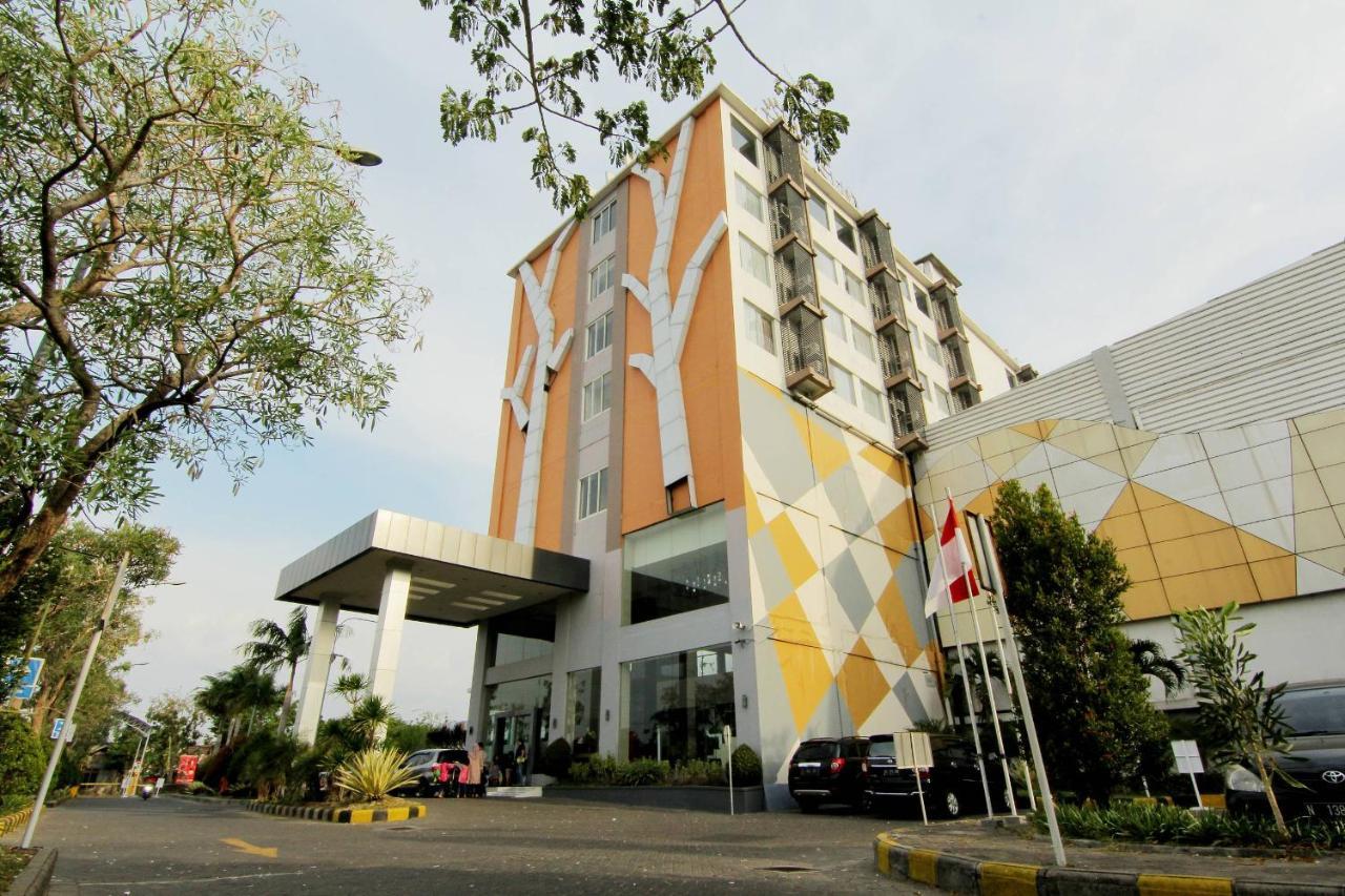 The Sun Hotel Madiun Luaran gambar